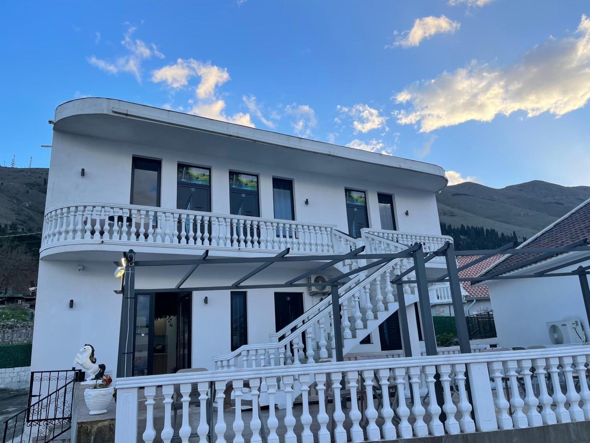 Four Generation Hotel Shiroka Экстерьер фото